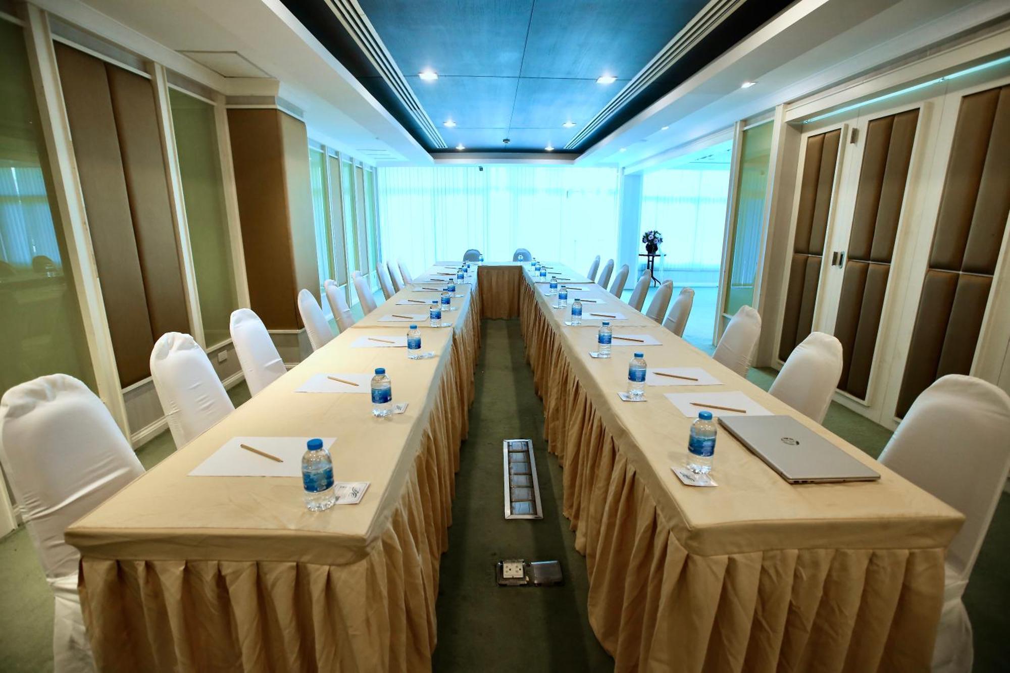 A-Te Chumphon Hotel - Sha Plus Екстер'єр фото